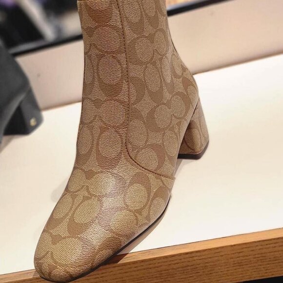 NIB - COACH Noah Bootie In Signature Canvas - size 6 US - Picture 1 of 7